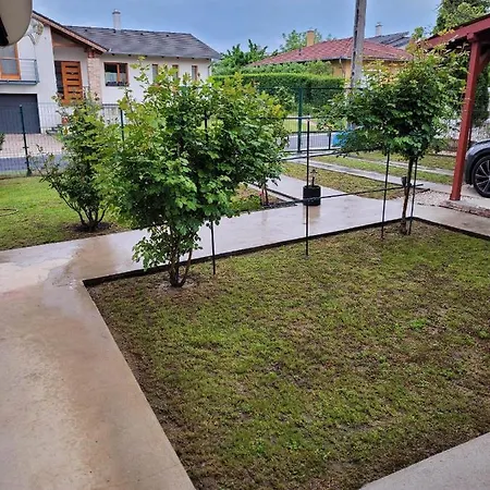 Kardos Apartman Holiday home