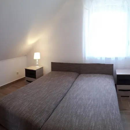 Holiday home Kardos Apartman *