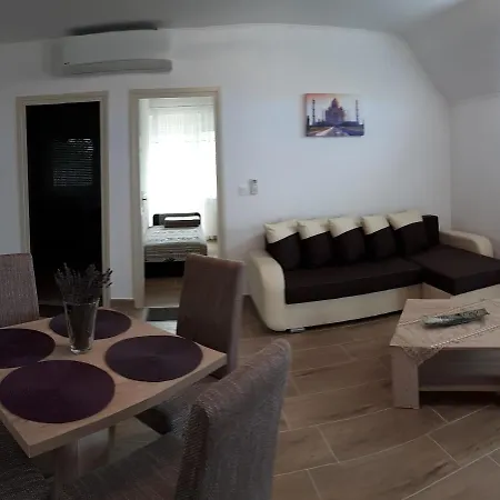 Kardos Apartman *