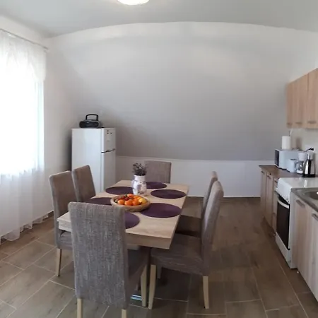 Kardos Apartman *